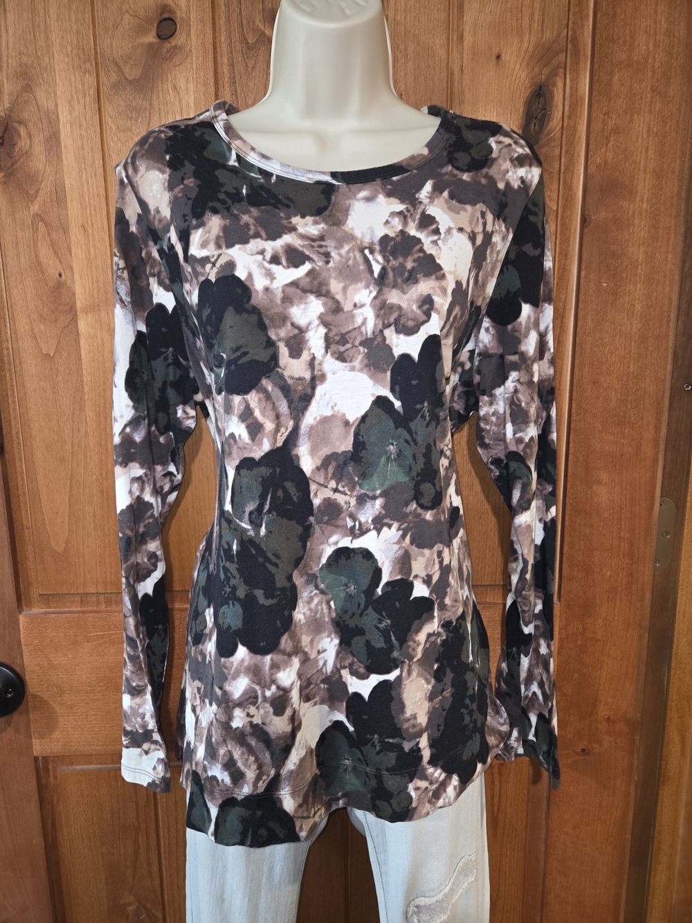 Simply Vera Vera Wang Long-Sleeve Floral Abstract Top in Brown Green And Black